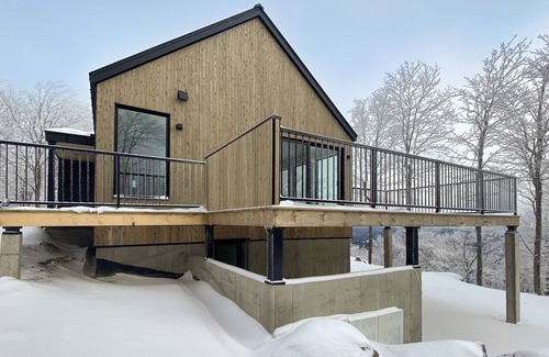 Saint-Etienne-De-Bolto Ski Chalet | Chalet Panoramä-37 avec vue