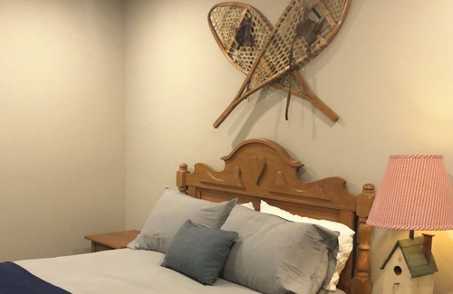 Riviere-Rouge Ski Chalet | Chalet Paradise on the river Rouge with a magnificent sandy beach