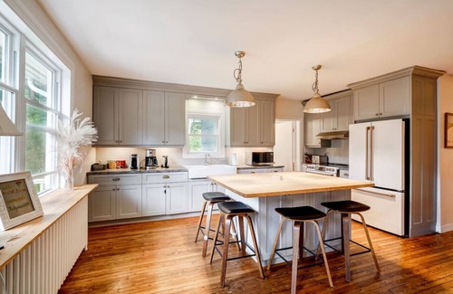 Mont-Tremblant Ski Chalet | Chalet Pont De Fer - 12 Guest- 6BDR with Jacuzzi