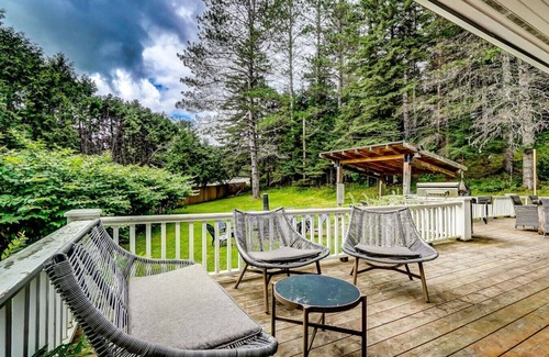 Mont-Tremblant Ski Chalet | Chalet Pont De Fer - 12 Guest- 6BDR with Jacuzzi