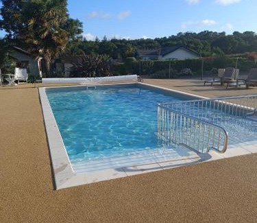 Pont-l'Abbe Ski Chalet | Chalet pour 4 - Résidence avec piscine