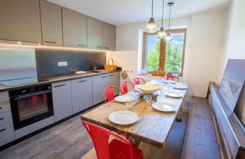 Les Allues Ski Chalet | Chalet rénové 10 pers · Cheminée · 3 SDB · Calme · Parking - FR-1-688-17