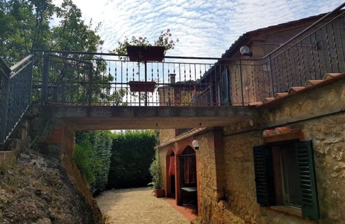 Castelnuovo di Val di Cecina Ski Chalet | Chalet Red Devil