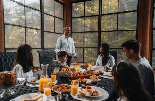 Fiddler Lake Resort Ski Chalet | Chalet Red Deer Spa at Fiddler Lake