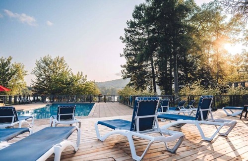 Lac Superieur Village Ski Chalet | Chalet Refuge 112 w/Spa & Nature