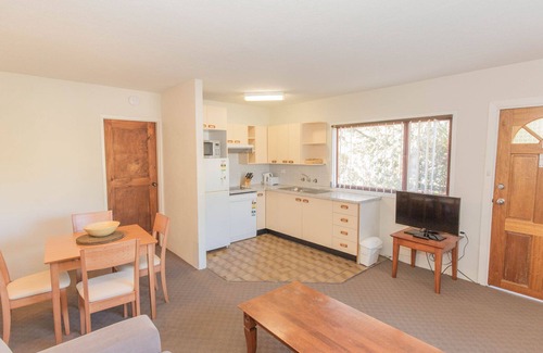 Jindabyne Apartment | Chalet Rene - 2/5 The Nook