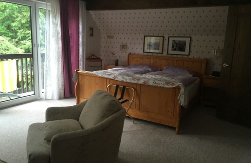 Carling Bed & Breakfast | Chalet Rosemarie
