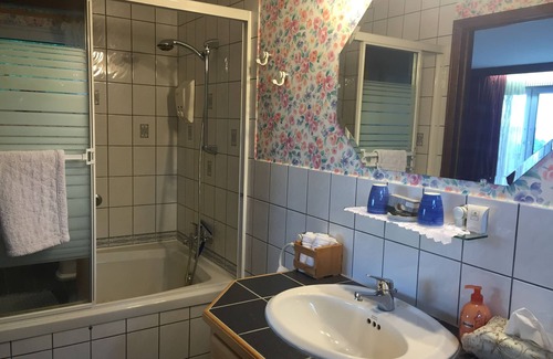 Carling Bed & Breakfast | Chalet Rosemarie