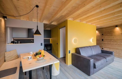 Sesto Ski Chalet | Chalet 'Rotwandwiesen 2' with Mountain View, Private Terrace and Wi-Fi