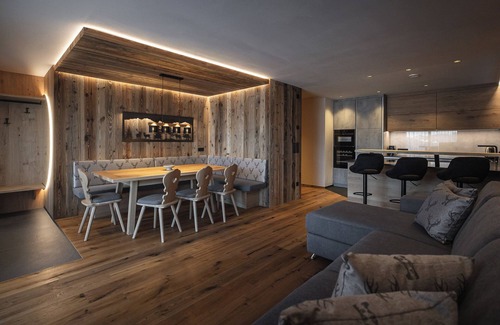 Sorafurcia Ski Chalet | Chalet 'Rueper Hof Ruipa' with Whirlpool, Private Terrace and Wi-Fi