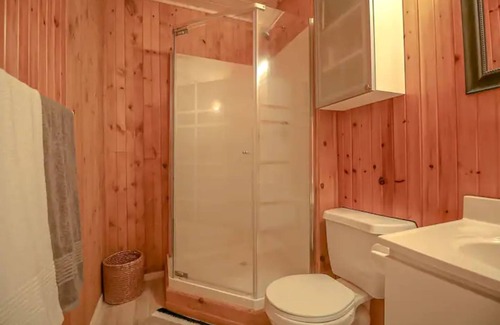 Northfield Ski Chalet | Chalet Rustique Avec Poêle au Bois Face au lac