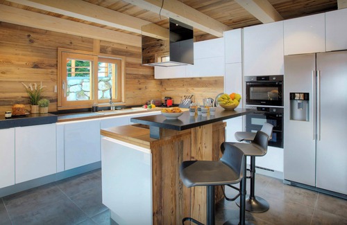 La Giettaz Ski Chalet | Chalet Sabaroc - modern ski base for 10, hot tub & views - OVO Network