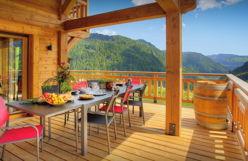La Giettaz Ski Chalet | Chalet Sabaroc - modern ski base for 10, hot tub & views - OVO Network
