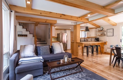 Orford Ski Chalet | Chalet Scandinavian, Turn Key Amenities + Pet Friendly + Dedicated Workspace with Hi Speed WiF