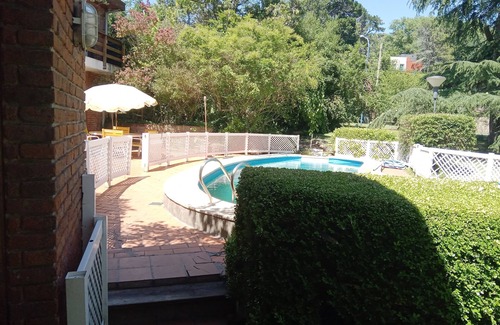 Sierra de los Padres Ski Chalet | Chalet Serrano, lagoon, pool and sea!