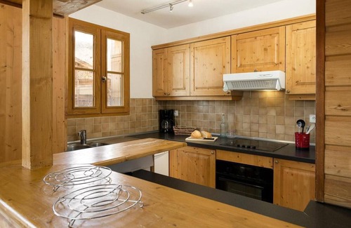 Bergers Ski Chalet | Chalet, ski-in/ski-out & foot of the slopes, terrace, balcony, fireplace or stove, parking, tv