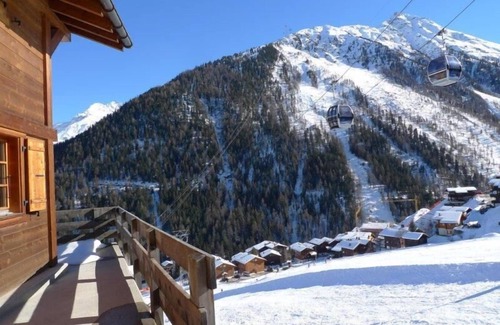 Grimentz Ski Chalet | Chalet ski in - ski out on 3 levels for 8 people, living room with wood-burner, kitchen area with di