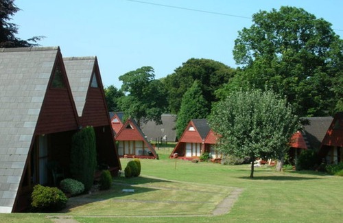 Great Mongeham Cabin | Chalet-sleeps6-parking-garden-pool
