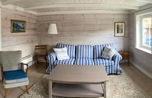 Lyngdal Ski Chalet | Chalet Solskinn - SOW037 by Interhome