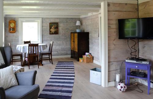 Lyngdal Ski Chalet | Chalet Solskinn - SOW037 by Interhome