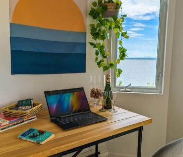 Cap-Saint-Ignace Ski Chalet | Chalet Studio #5 Waterfront with Spa Fireplace & Wifi