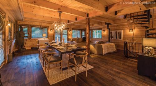La Malbaie Ski Chalet | Chalet TAO par Les Chalets Spa Canada