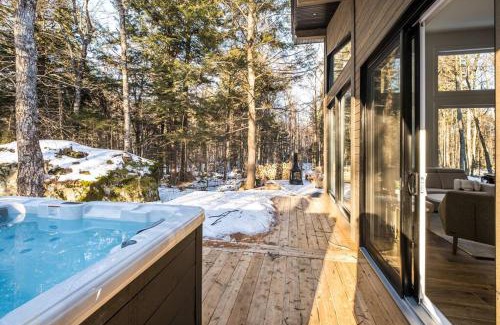 Lac Superieur Village Ski Chalet | Chalet TERRE en harmonie avec la nature, Tremblant
