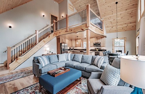 Bethel Ski Chalet | Chalet Tourmaline - Charming Newly Built Chalet
