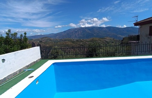 Lanjaron House | Chalet Venta del Aire Cortijo Terrón, ideal for families and groups, capacity 15 people