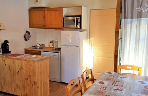 La Joue du Loup Ski Chalet | Chalet, view mountain, swimming pool, terrace, parking, tv, ski locker, 55m², La Joue du Loup