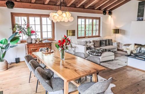 Laax Ski Chalet | Chalet Vista dal Dragun by Interhome