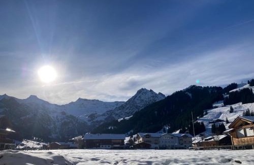 Adelboden Apartment | Chalet Wasserfall 3-Zimmerferienwohnung möbliert