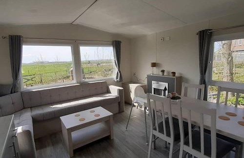 Grijpskerke Ski Chalet | Chalet Weizicht op minicamping Hoogelande