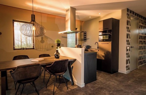 Hulshorst House | Chalet with 2 bedrooms and a terrace