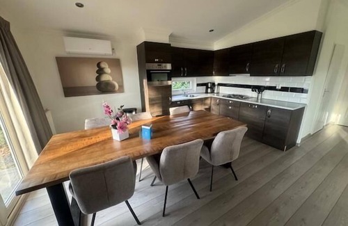 Susteren House | Chalet with 3 bedrooms and garden