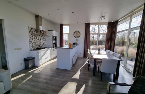 Susteren House | Chalet with 4 bedrooms and terrace