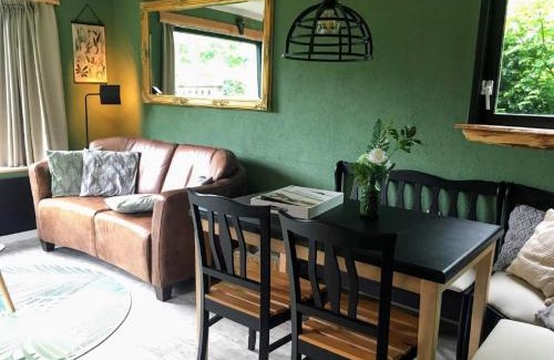 Garderen Ski Chalet | Chalet with balcony in Veluwe, cleaning included