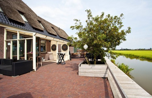Berkhout Ski Chalet | Chalet with dishwasher not far from Hoorn