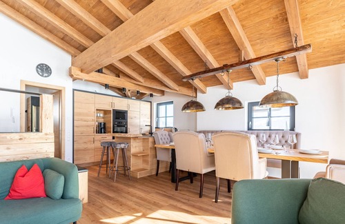 Lengdorf House | Chalet with e-fireplace and mountain views