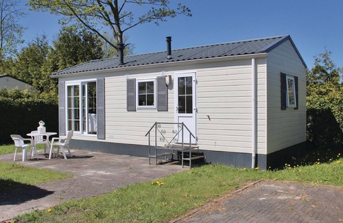 Tzummarum Ski Chalet | Chalet with garden, near Wadden Sea