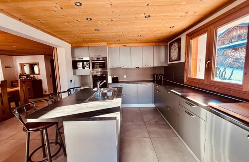 Demi-Quartier Ski Chalet | Chalet with sauna, at the foot of the pistes, sleeps 7