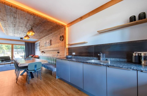 Hochkrimml Ski Chalet | Chalet 'Zillertal Arena 2' with Mountain View, Shared Garden and Wi-Fi