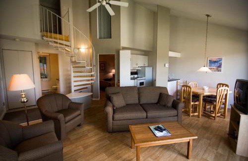 L'Anse-Saint-Jean Ski Chalet | Chalets Condos sur le Fjord