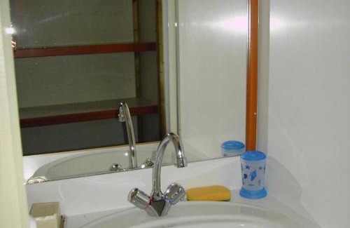 Echassieres House | Chalets confortables avec piscine et salle de sport, au cœur de la nature, animaux acceptés - FR-1-489-288