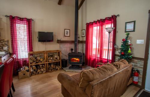 Notre-Dame-Des-Bois Ski Chalet | Chalets du Domaine - DE LUXE