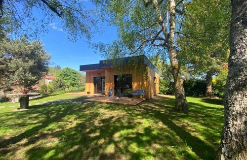 Orcines Cabin | Chalets modernes avec terrasse et ruisseau au pied des Volcans
