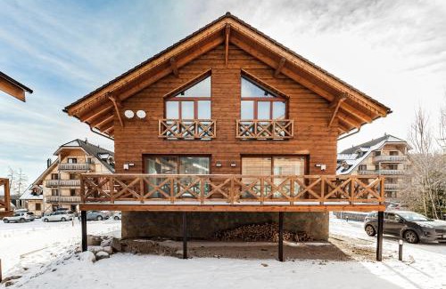 Tatranska Lomnica Ski Chalet | Chalets Royal, Tatranská Lomnica