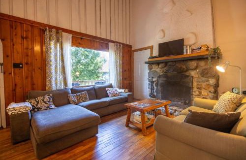 Val David Ski Chalet | Chalets Village Suisse de Val-David