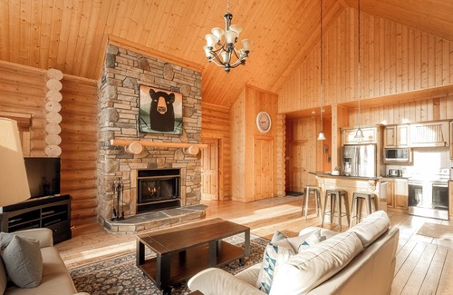 Mille-Isles Ski Chalet | ChaletsOasis Luxury Log Home with outdoor Hot Tub
