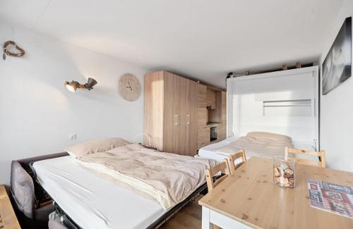 Anzere Apartment | Chaleureux studio à Anzère, accessible à ski, proche de tout